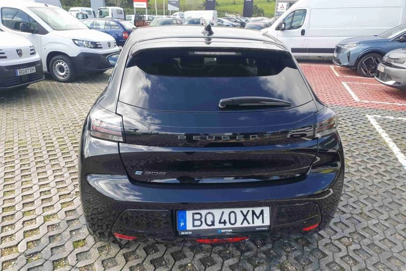 Usado Peugeot e-208 Allure 114 kW (156 HP) 2024 Preto Citadino