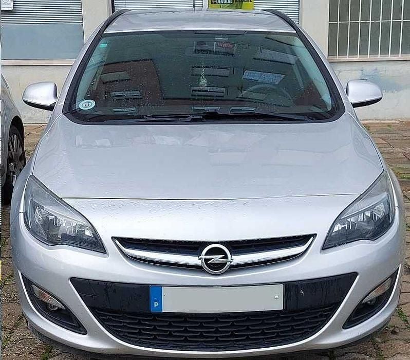 Usado 2014 Opel Astra Sedan | € 10.000 - Imagem 1/4