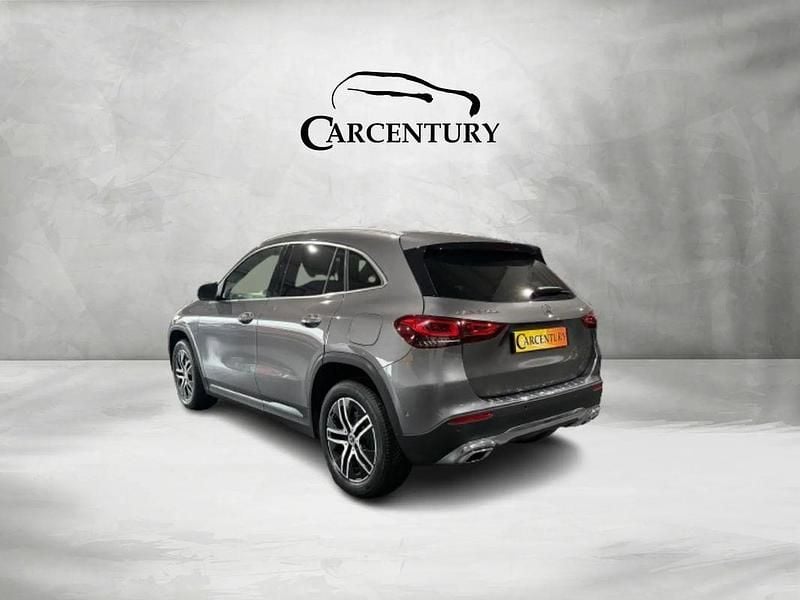 Usado Mercedes GLA250 Progressive 218 HP (160 kW) 2022 Cinza SUV