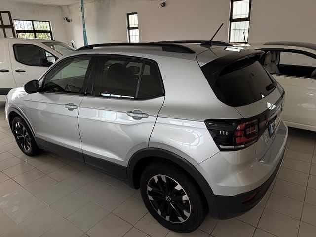 Usado VW T-Cross 110 HP (80 kW) 2023 Cinzento SUV