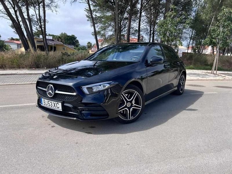 Preto Usado 2021 Mercedes A160 | € 27.500 (Bom preço) - Imagem 1/4