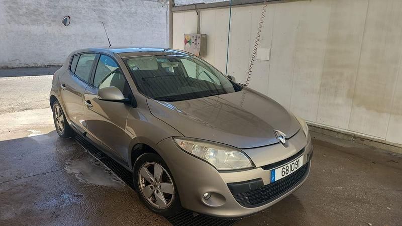 Usado 2009 Renault Mégane III Sedan | € 3.400 (Preço justo) - Imagem 1/4