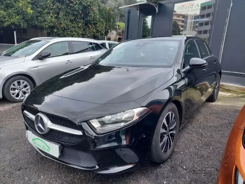 Preto Usado 2020 Mercedes A180 Business | € 22.950 (Preço justo) - Imagem 1/4