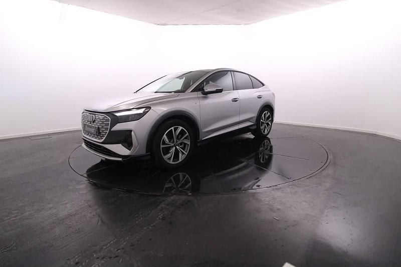 Cinzento Usado 2024 Audi Q4 e-tron SUV | € 49.950 - Imagem 1/4