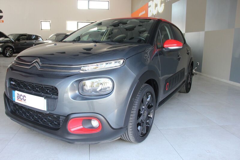 Cinzento Usado 2017 Citroën C3 PureTech Citadino | € 9.990 (Bom preço) - Imagem 1/4