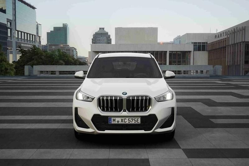 Branco Novo 2025 BMW X1 Luxury Line SUV | € 57.500 - Imagem 1/4