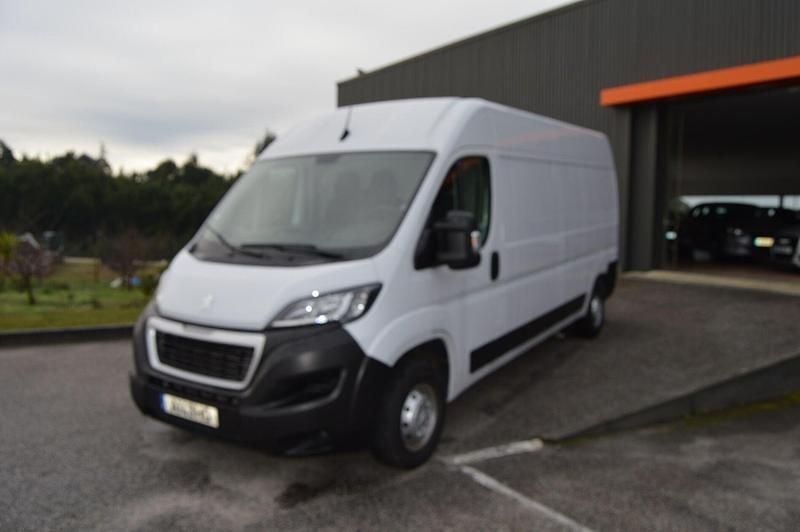 Usado Peugeot Boxer 140 HP (102 kW) 2021 Branco Van