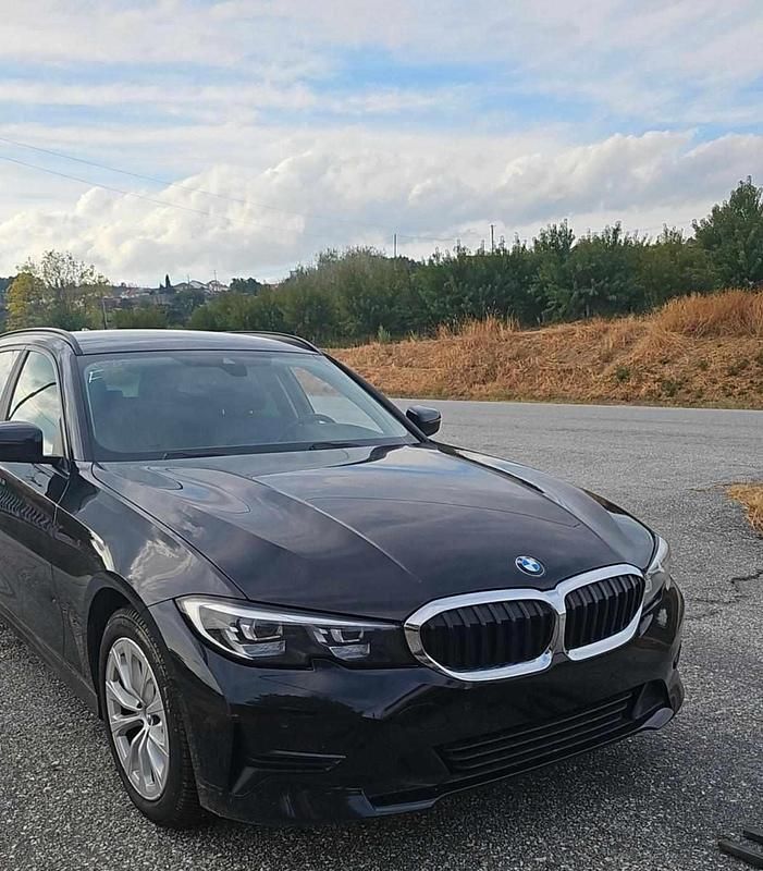 Preto Usado 2021 BMW 316 | € 22.700 - Imagem 1/4