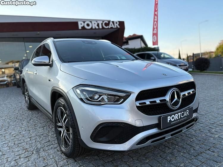 Cinza Usado 2021 Mercedes GLA250 Progressive SUV | € 34.999 (Preço justo) - Imagem 1/1