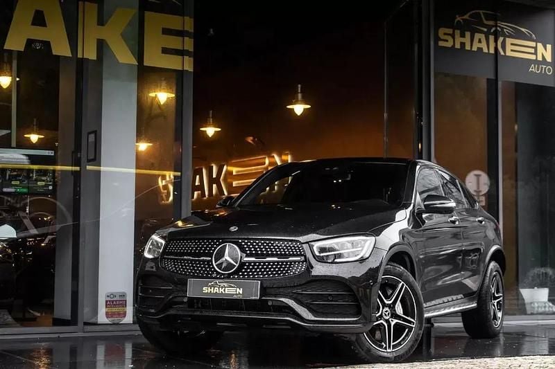 Usado Mercedes GLC300e AMG line 319 HP (234 kW) 2022 Cinza antracite Coupé