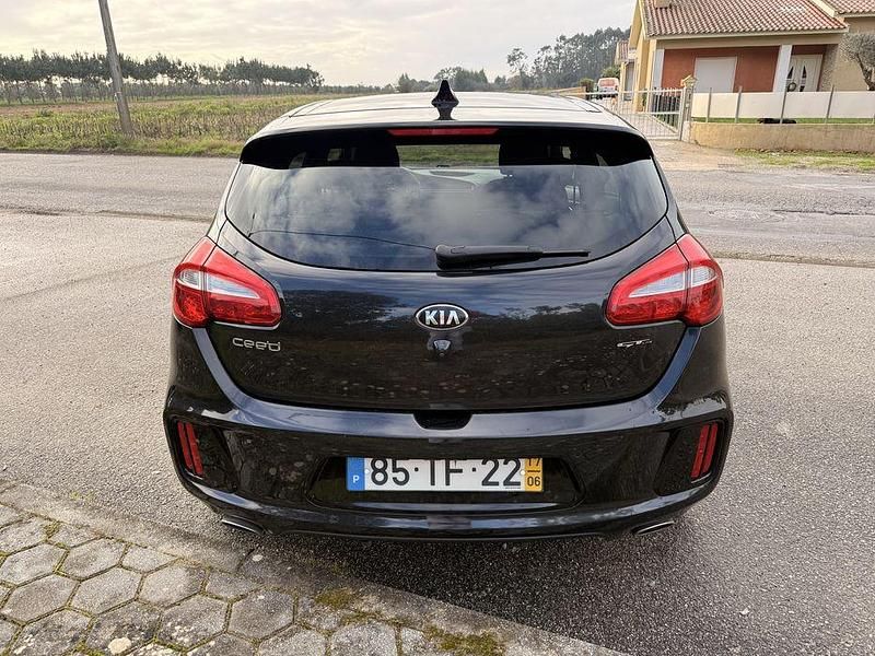 Usado Kia Ceed GT GT-Line 136 HP (100 kW) 2017 Sedan