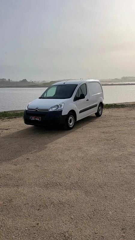 Usado Citroën Berlingo 75 HP (55 kW) 2017 Branco Monovolume