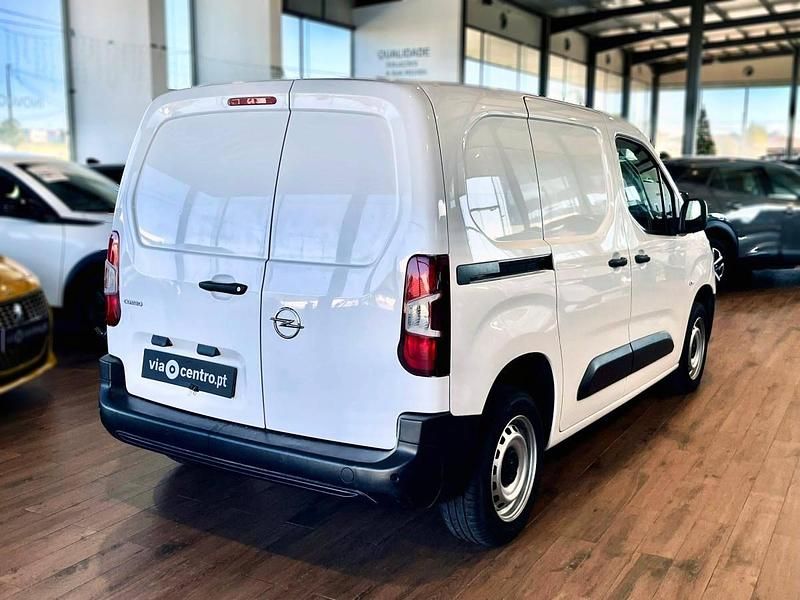 Usado Opel Combo Enjoy 102 HP (75 kW) 2022 Branco Monovolume