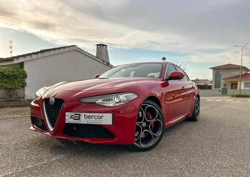 Vermelho Usado 2021 Alfa Romeo Giulia Sedan | € 35.900 (Preço justo) - Imagem 1/4
