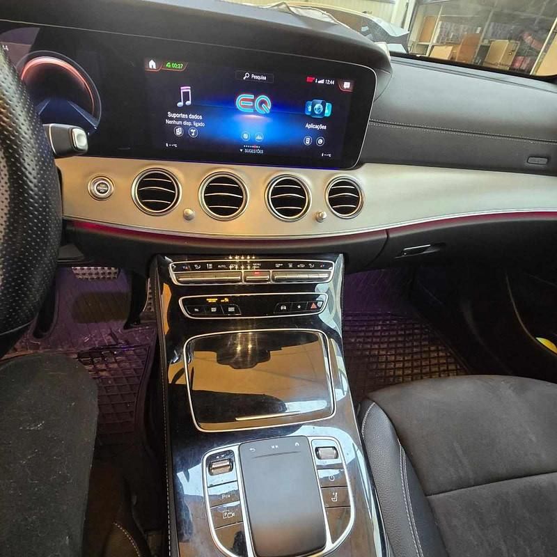 Usado Mercedes E300 306 HP (225 kW) 2021 Cinzento Carrinha