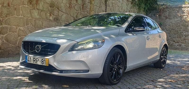 Usado 2013 Volvo V40 Summum Carrinha | € 10.750 (Preço justo) - Imagem 1/4