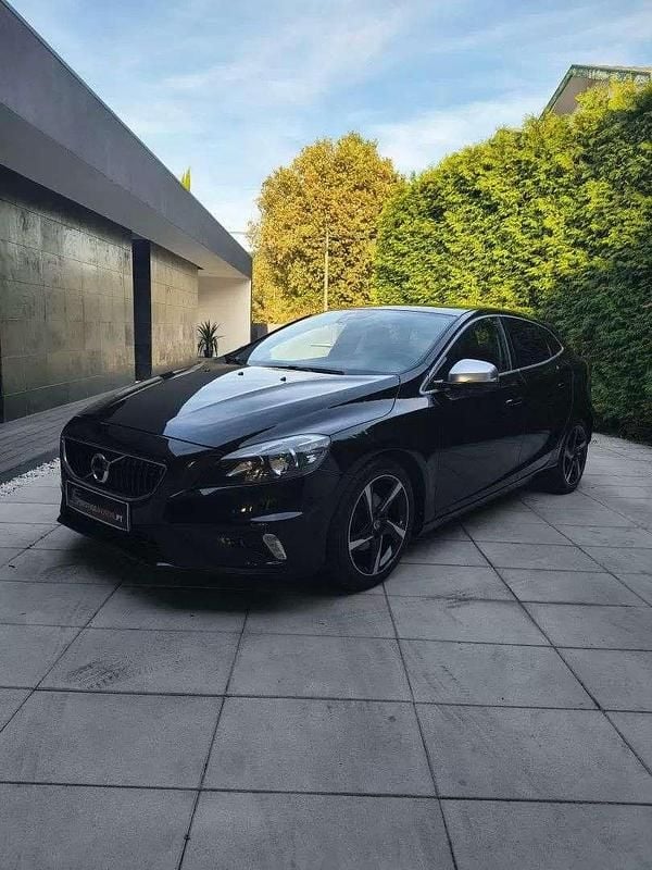 Preto Usado 2015 Volvo V40 R-Design Carrinha | € 13.900 (Preço justo) - Imagem 1/4