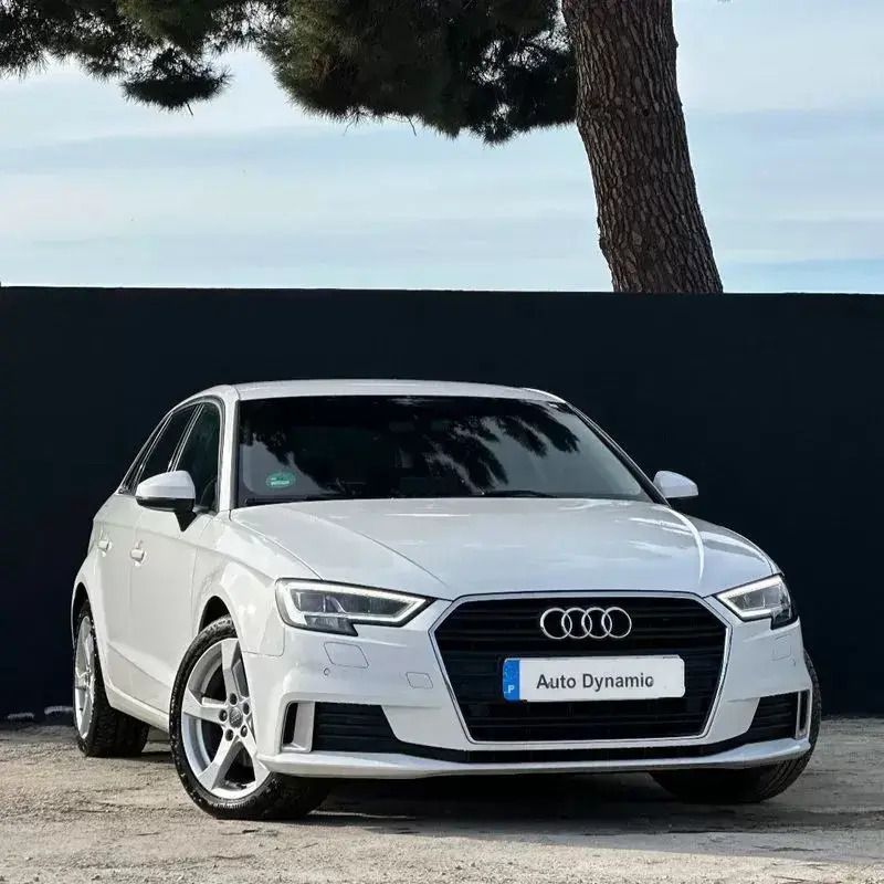 Branco Usado 2018 Audi A3 Design Citadino | € 21.180 (Preço elevado) - Imagem 1/4