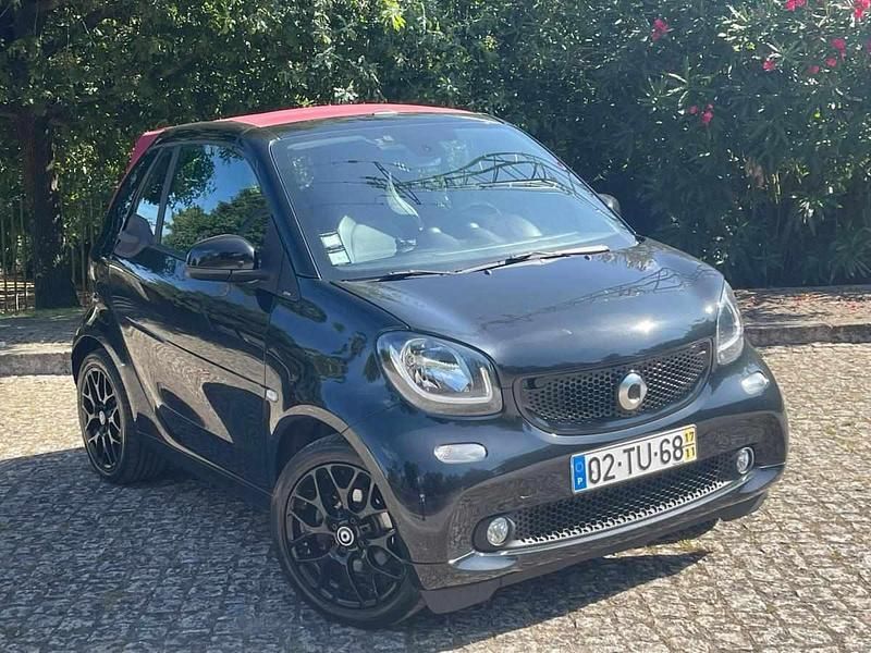 Preto Usado 2017 Smart ForTwo Cabrio Cabrios | € 12.500 - Imagem 1/4