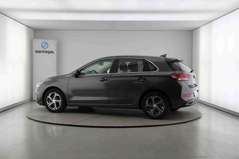 Cinzento Usado 2024 Hyundai i30 Style Citadino | € 21.550 (Super Preço) - Imagem 1/4