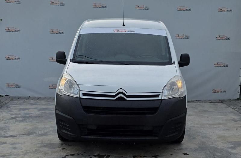 Branco Usado 2017 Citroën Berlingo Monovolume | € 10.990 (Preço justo) - Imagem 1/4