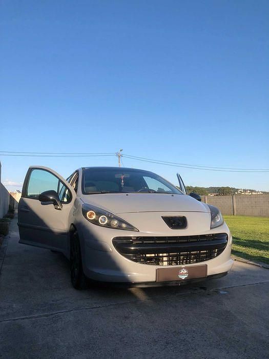 Usado 2008 Peugeot 207 Sedan | € 4.750 (Preço elevado) - Imagem 1/4