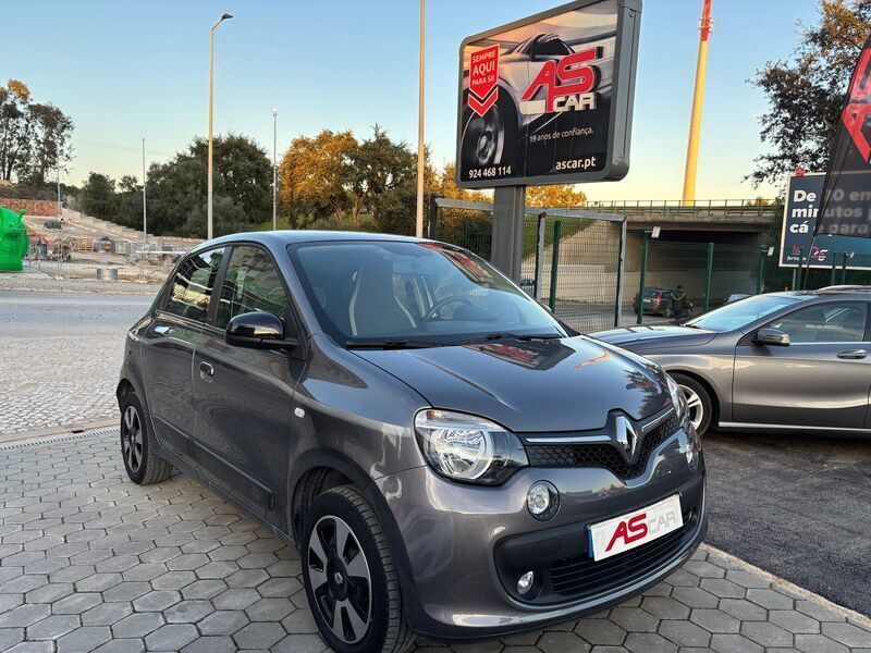 Cinza Usado 2018 Renault Twingo LIMITED Citadino | € 10.490 (Preço justo) - Imagem 1/4