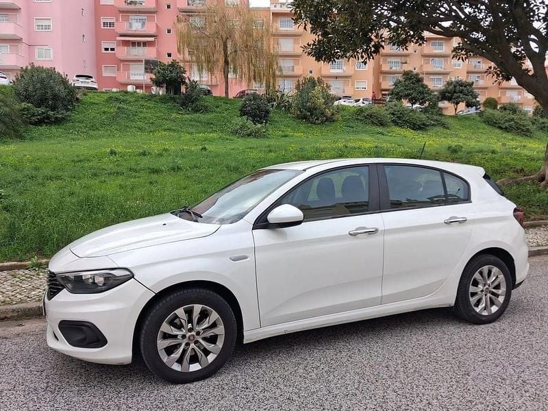 Usado Fiat Tipo Lounge 95 HP (69 kW) 2019 Branco