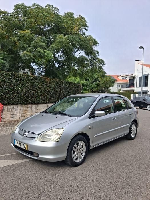 Usado 2003 Honda Civic Sedan | € 2.250 - Imagem 1/4