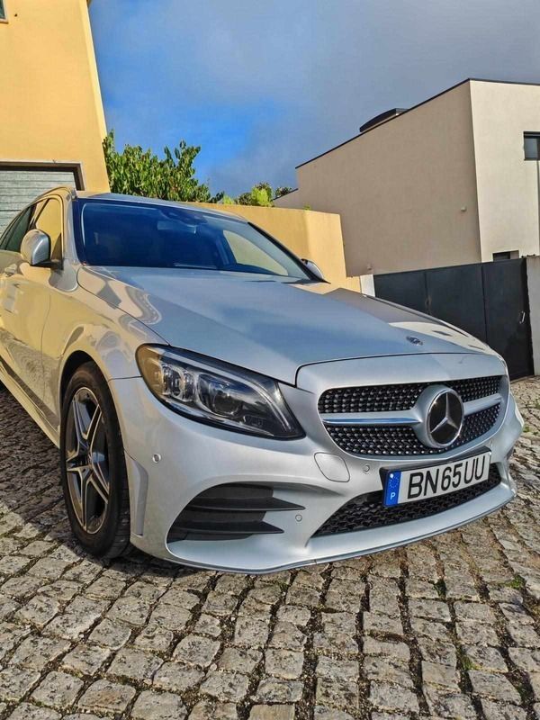 Cinzento Usado 2019 Mercedes C220 Carrinha | € 28.900 (Preço justo) - Imagem 1/4