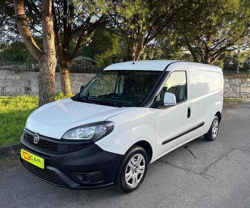 Usado Fiat Doblò 105 HP (77 kW) 2019 Branco Monovolume