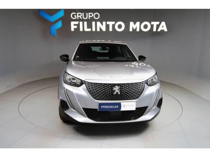 Cinzento Usado 2023 Peugeot e-2008 Active SUV | € 30.240 (Caro) - Imagem 1/4