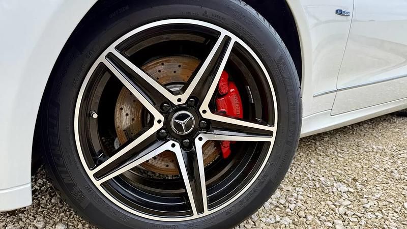 Usado Mercedes E250 Avantgarde 204 HP (150 kW) 2010 Branco pérola Coupé