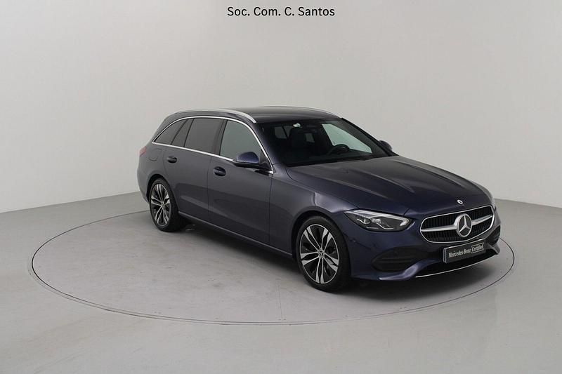 Usado Mercedes C220 Avantgarde 197 HP (144 kW) 2024 Vermelho Carrinha