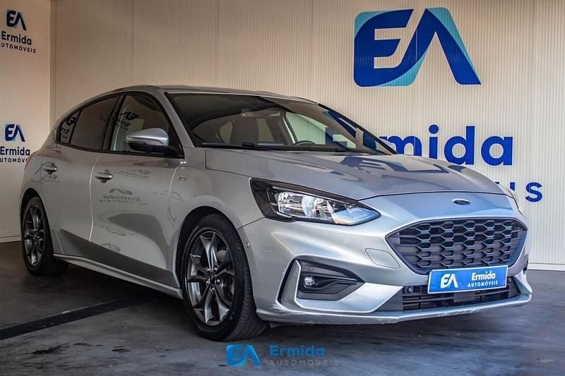 Cinzento Usado 2018 Ford Focus | € 16.750 (Preço justo) - Imagem 1/4