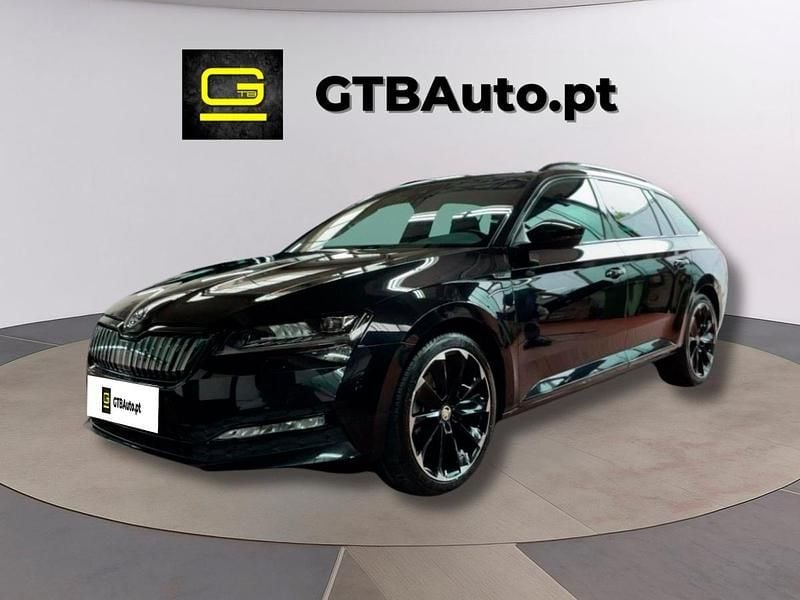 Preto Usado 2022 Skoda Superb | € 37.499 - Imagem 1/4