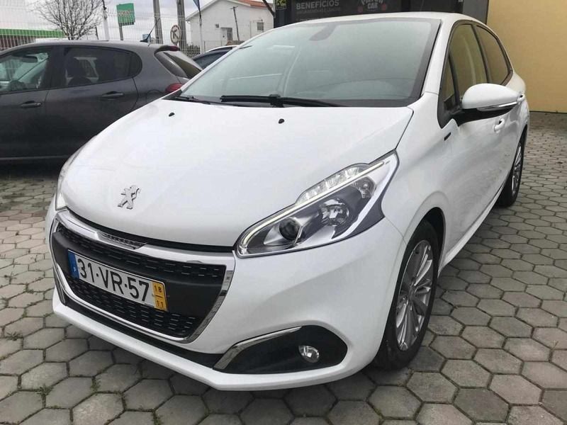Branco Usado 2018 Peugeot 208 Citadino | € 12.800 (Preço justo) - Imagem 1/4