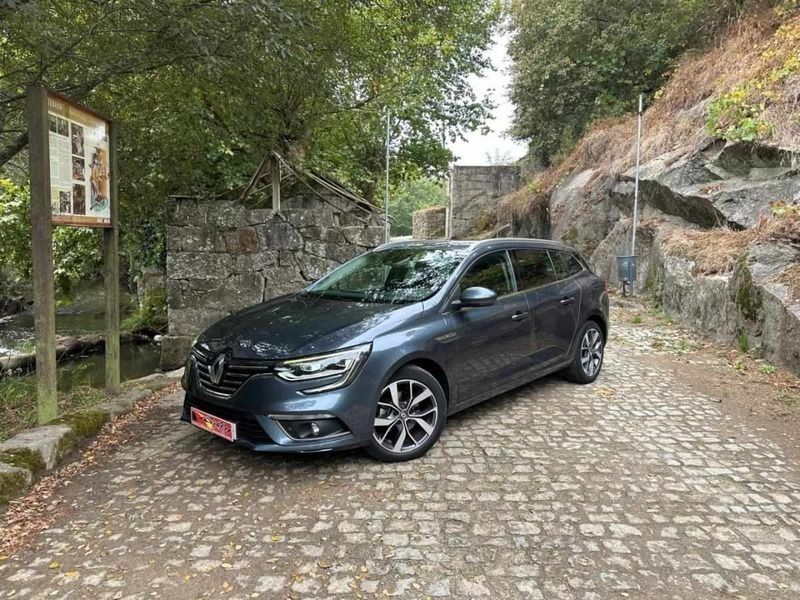 Cinzento Usado 2016 Renault Mégane GrandTour Intens Carrinha | € 13.750 (Caro) - Imagem 1/4