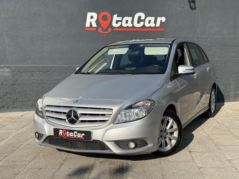 Cinza Usado 2014 Mercedes B160 Monovolume | € 14.750 - Imagem 1/4