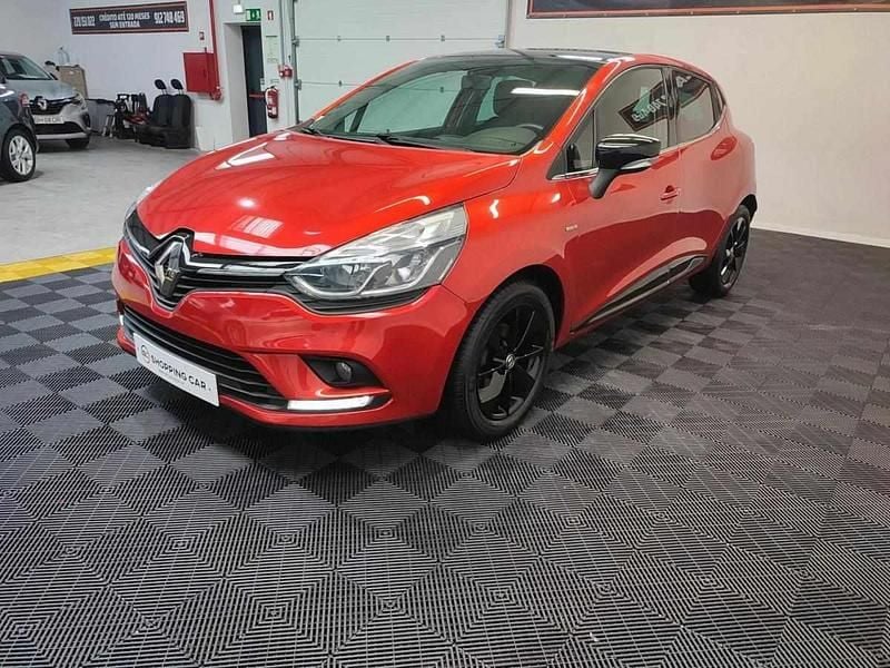 Cinzento Usado 2015 Volvo V40 | € 15.900 (Preço justo) - Imagem 1/1