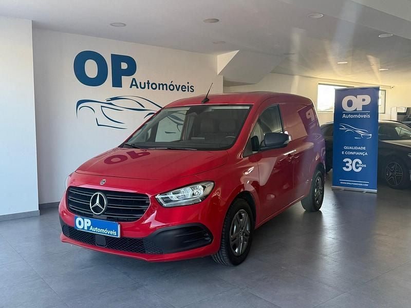 Vermelho Usado 2022 Mercedes Citan 111 | € 19.950 - Imagem 1/4