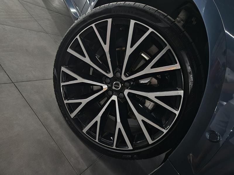 Usado Volvo XC60 R-Design 455 HP (334 kW) 2021 Azul SUV