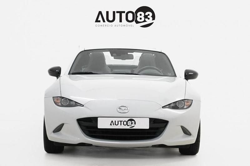Usado Mazda MX5 131 HP (96 kW) 2018 Cinzento Cabrios