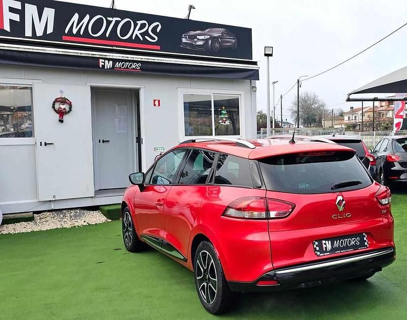 Usado Renault Clio GrandTour 90 HP (66 kW) 2015 Vermelho Carrinha
