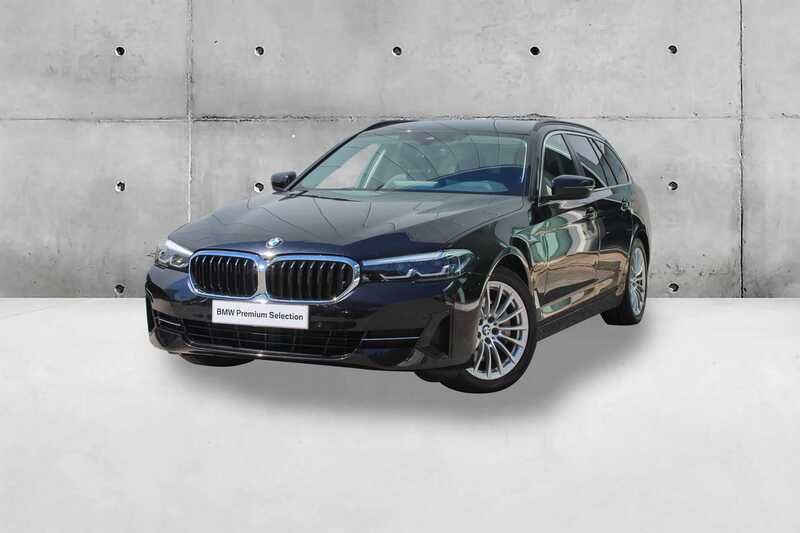 Preto sapphire metalizada Usado 2021 BMW 530e iPerformance Carrinha | € 42.946 (Caro) - Imagem 1/4