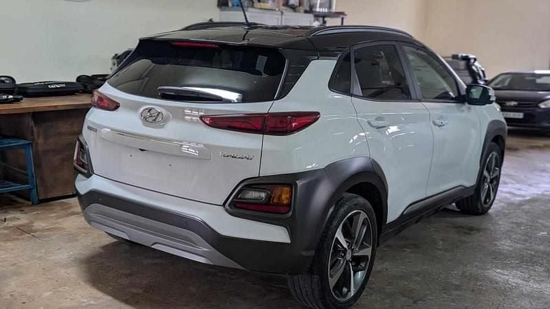 Usado Hyundai Kauai 120 HP (88 kW) 2020 Branco SUV