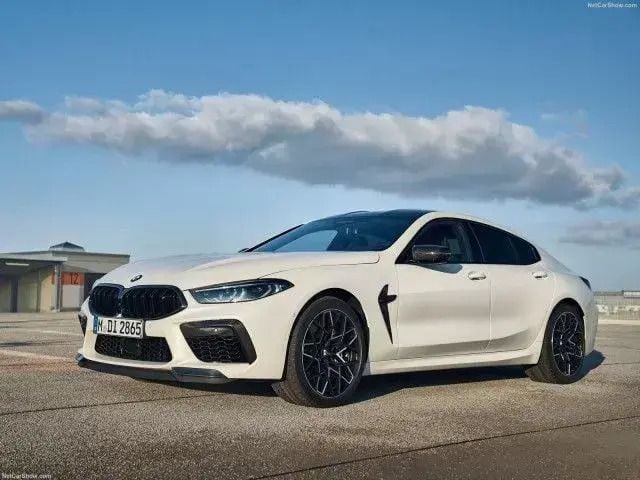 Usado BMW M8 Competition Edition 625 HP (459 kW) 2020 Cinzento Coupé