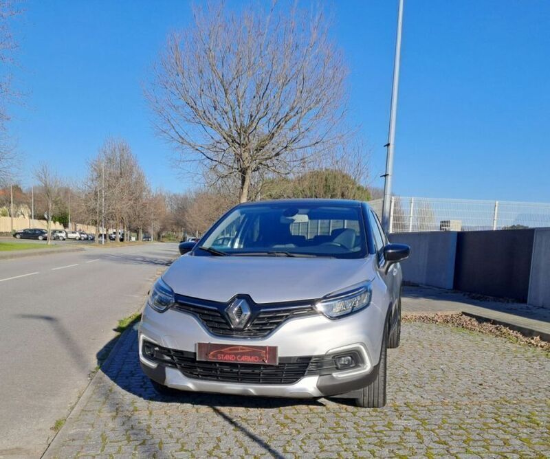 Cinzento Usado 2017 Renault Captur SUV | € 14.500 (Preço justo) - Imagem 1/4