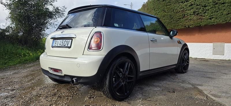 Usado Mini Cooper D 110 HP (80 kW) 2009 Bege Citadino