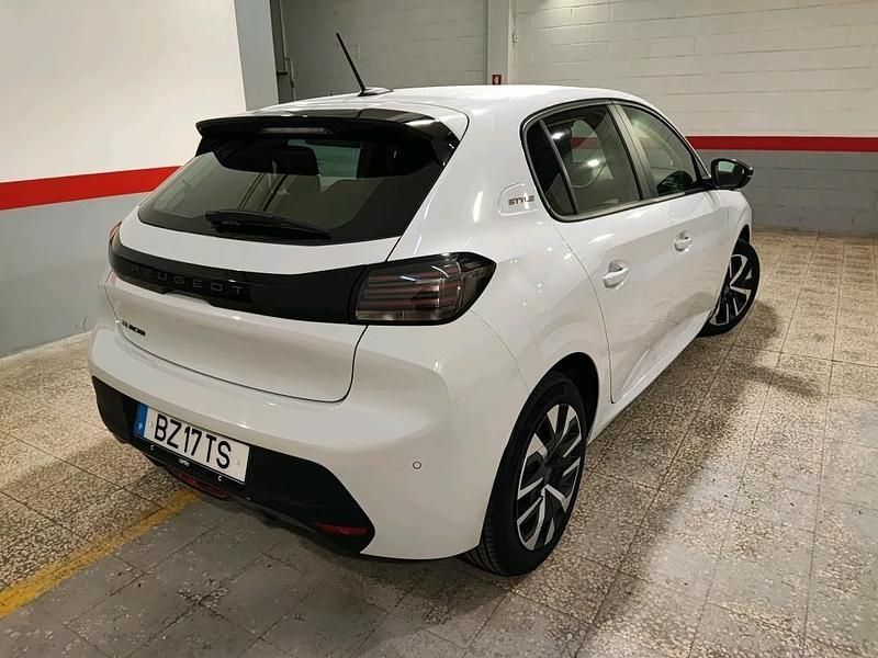 Usado Peugeot e-208 Style 100 kW (136 HP) 2025 Branco Citadino